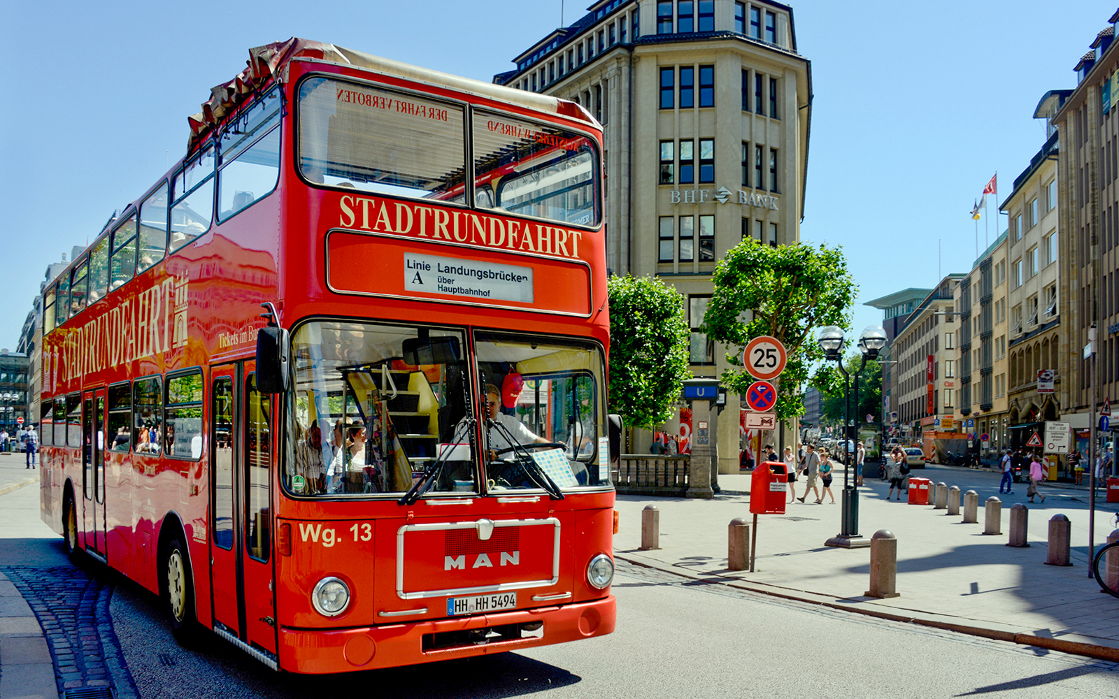 Hop-on Hop-off Tours Milan | TickYourList