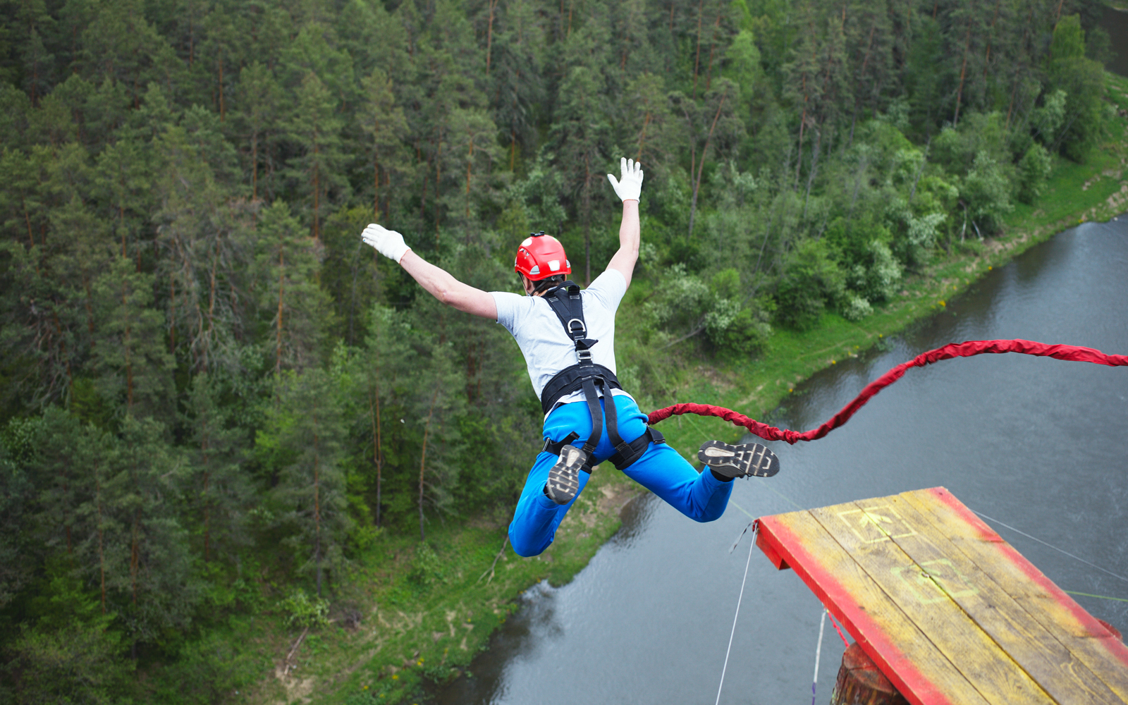Bungee Jumping in Sentosa | TickYourList